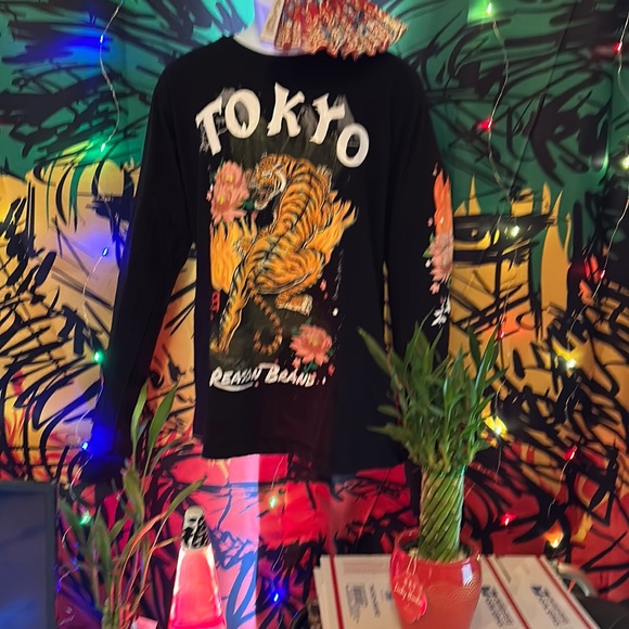EUC Men’s Tokyo Tiger LongSleeve T ReasonBrand - Picture 1 of 5